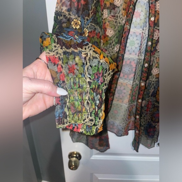 New! Johnny Was Flavie Mesh Embroidered Crochet 3D Flower Blouse 🌻 Medium - Picture 11 of 16